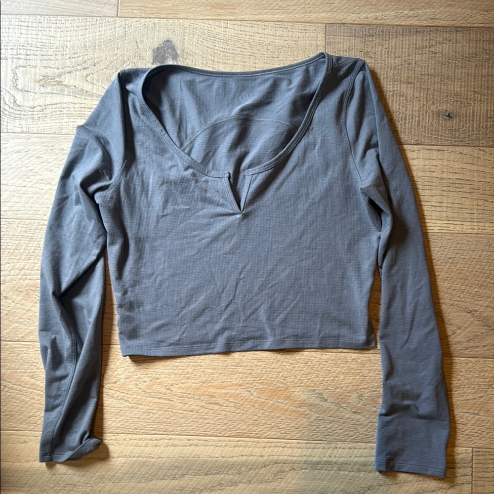Lululemon Athletica Blue Gray Cuffed Sleeve Crop Blouse